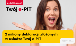 Uśmiechnięta kobieta z rozłożonymi dłońmi. 2 miliony deklaracji złożonych w usłudze Twój e-PIT